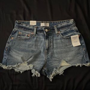 Denizen from Levi’s Denim Shorts Size 6 W28